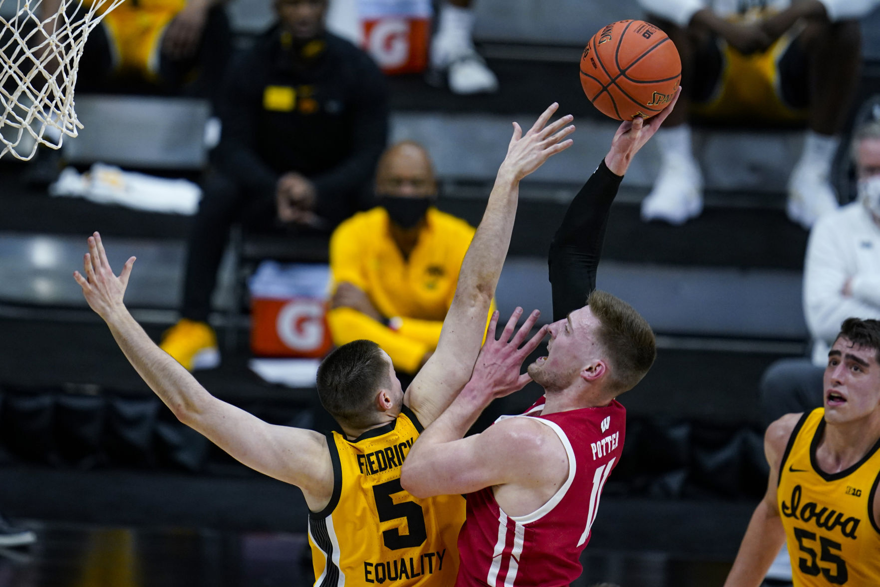 B10 Wisconsin Iowa Basketball